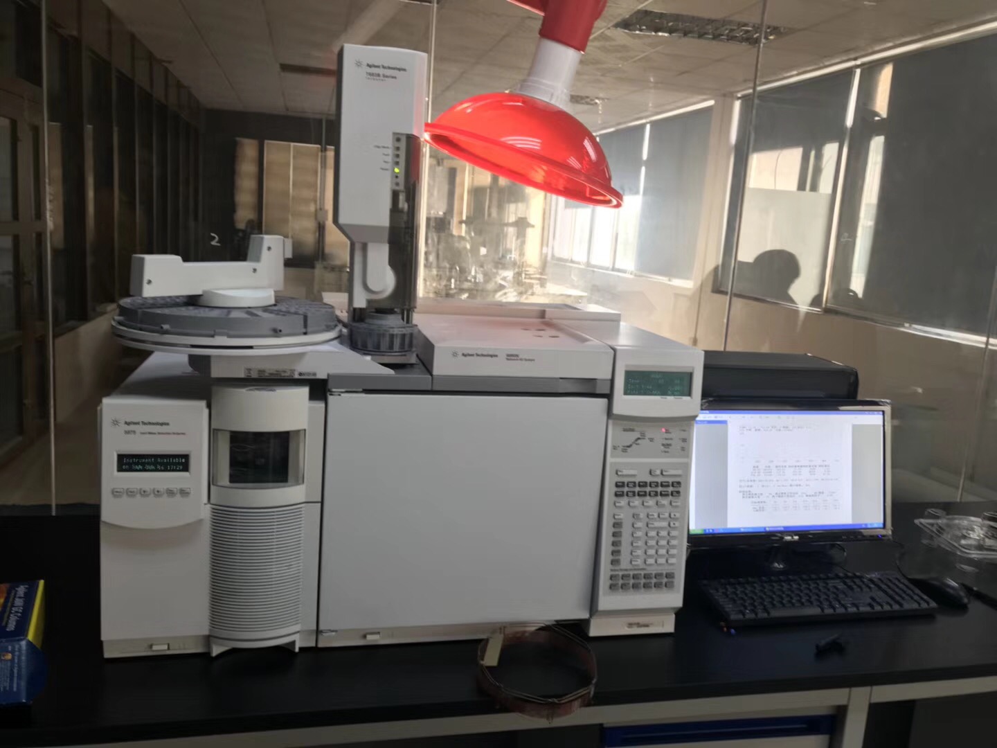 東莞某實驗室購買我司安捷倫 GCMS 6890N-5975安裝調試完畢。